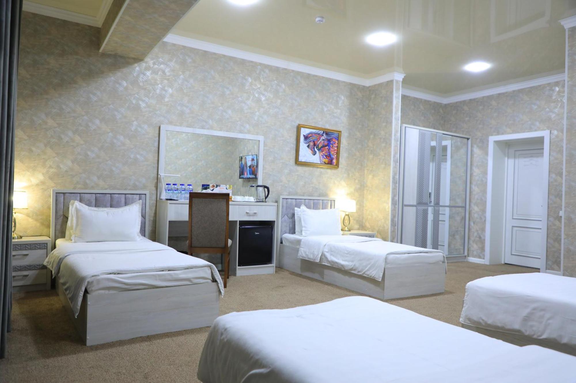 Hobiz Hotel Navoiy Exterior foto
